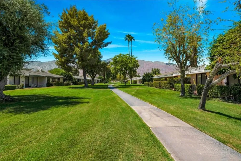 1957 Grand Bahama Drive E Palm Springs, CA 92264