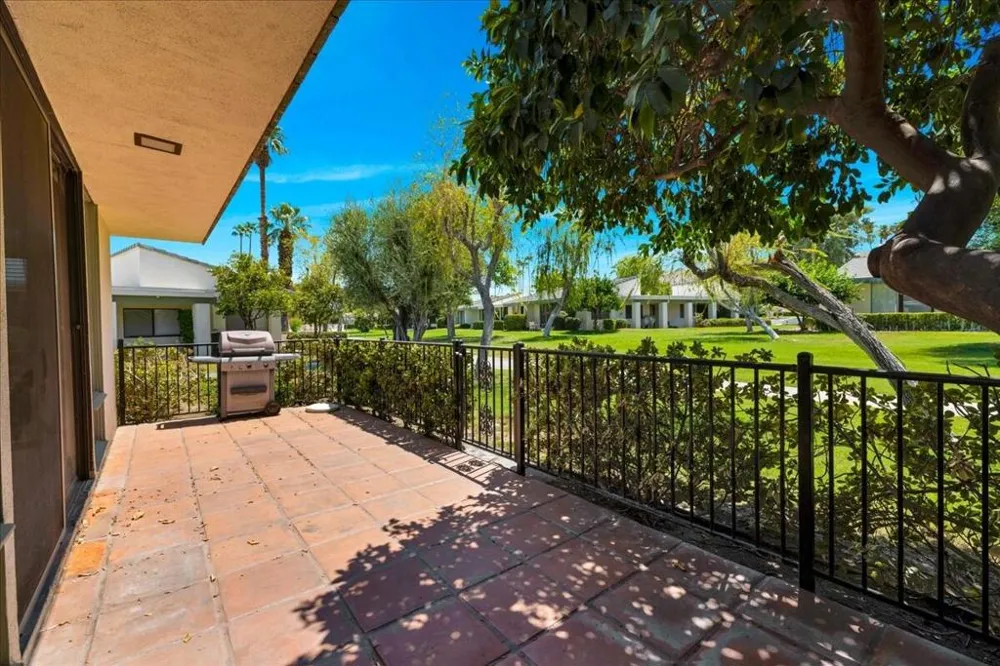 1957 Grand Bahama Drive E Palm Springs, CA 92264