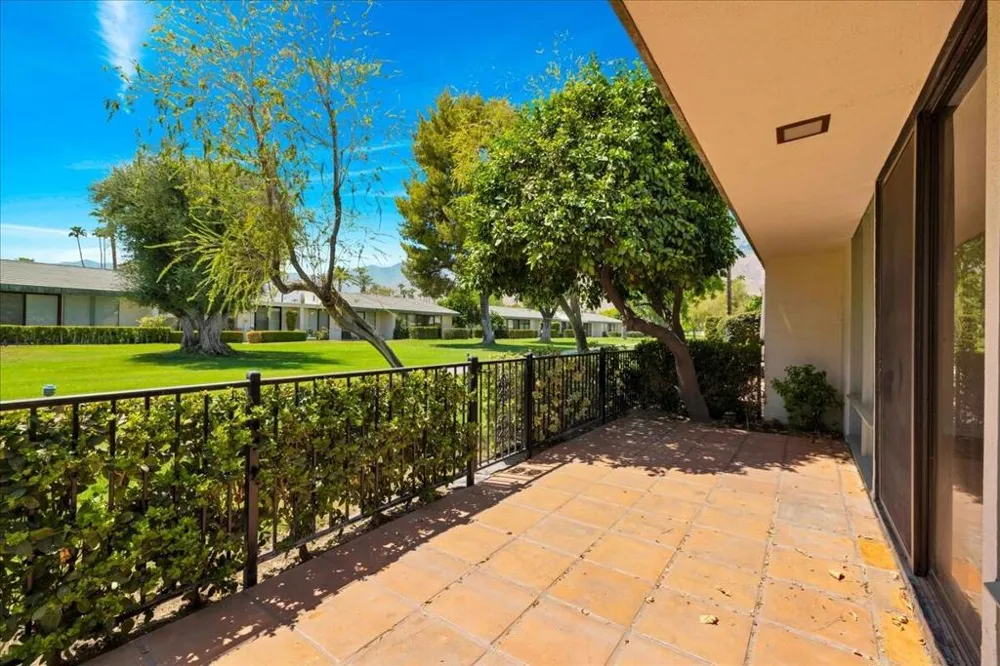 1957 Grand Bahama Drive E Palm Springs, CA 92264