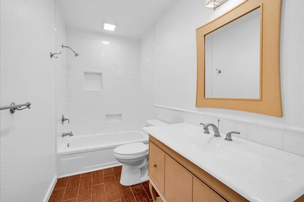 1957 Grand Bahama Drive E Palm Springs, CA 92264