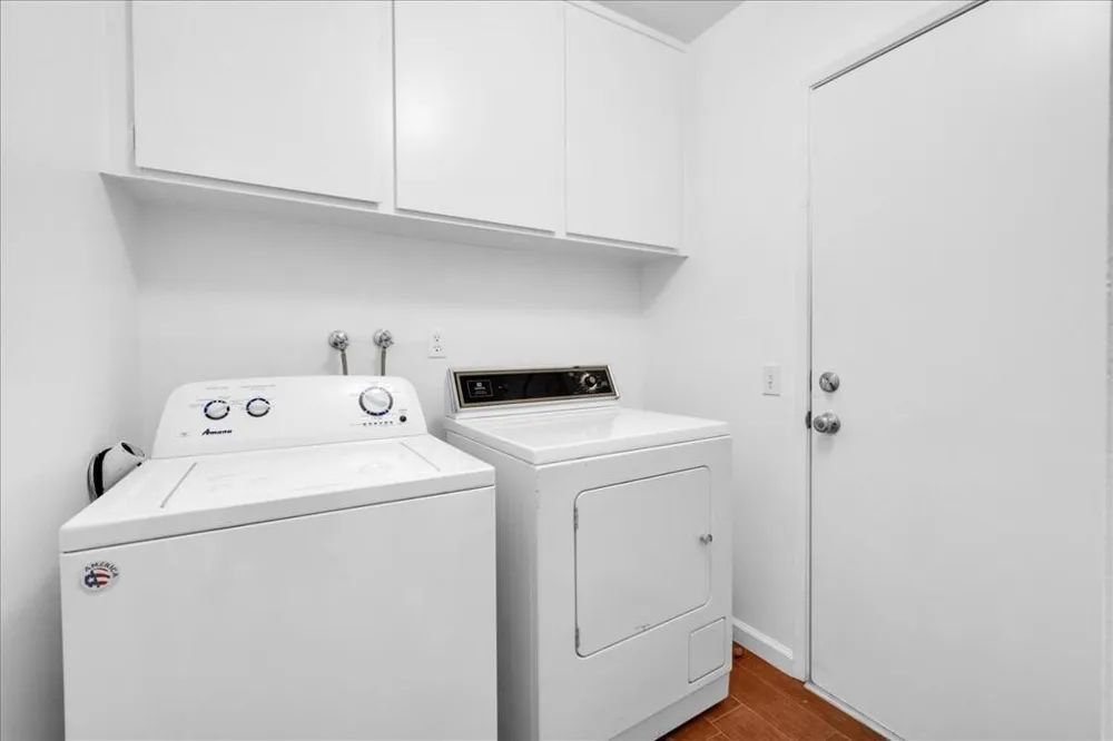 1957 Grand Bahama Drive E Palm Springs, CA 92264