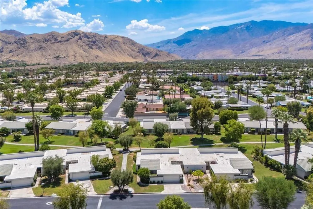 1957 Grand Bahama Drive E Palm Springs, CA 92264