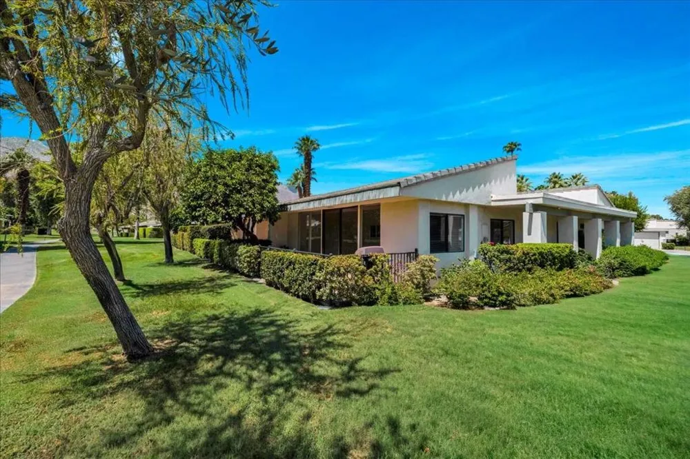 1957 Grand Bahama Drive E Palm Springs, CA 92264