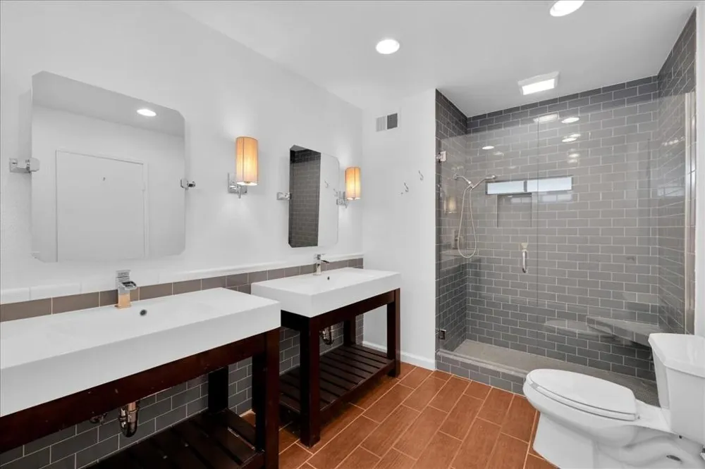 1957 Grand Bahama Drive E Palm Springs, CA 92264