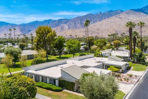 1957 Grand Bahama Drive E