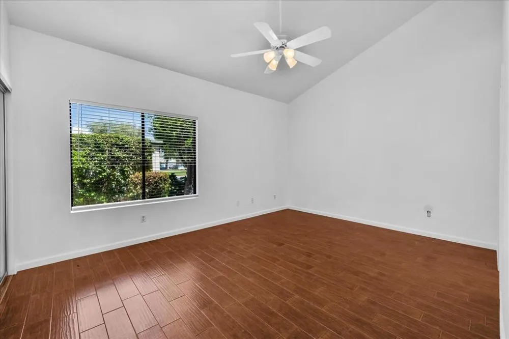 1957 Grand Bahama Drive E Palm Springs, CA 92264