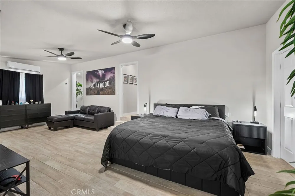 7941 Lemona Avenue Panorama City, CA 91402