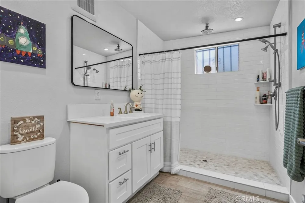 7941 Lemona Avenue Panorama City, CA 91402
