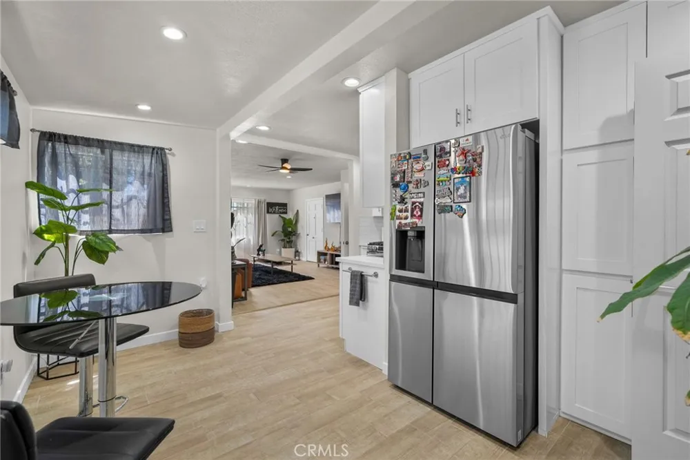 7941 Lemona Avenue Panorama City, CA 91402