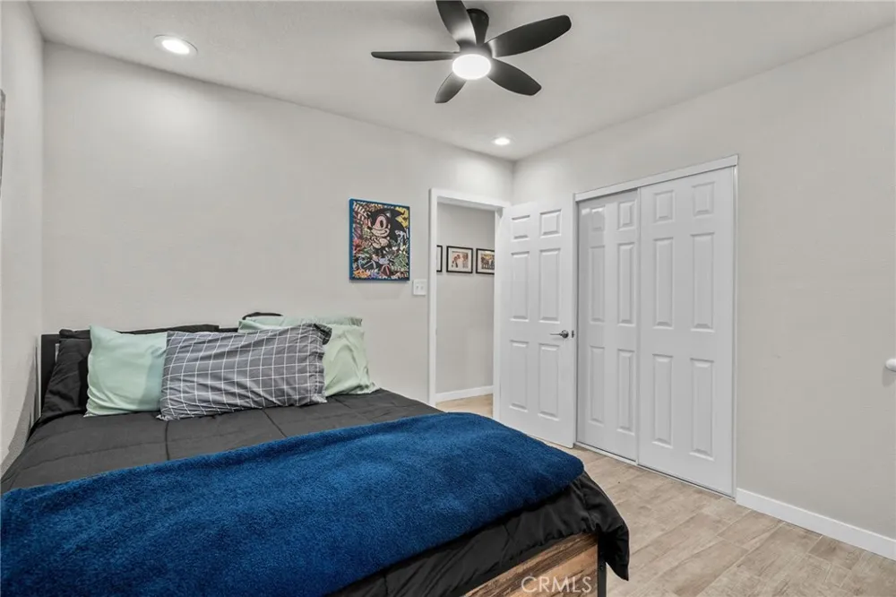 7941 Lemona Avenue Panorama City, CA 91402