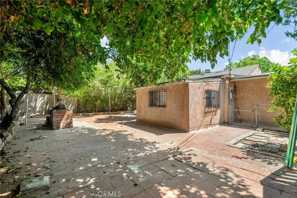 7941 Lemona Avenue Panorama City, CA 91402