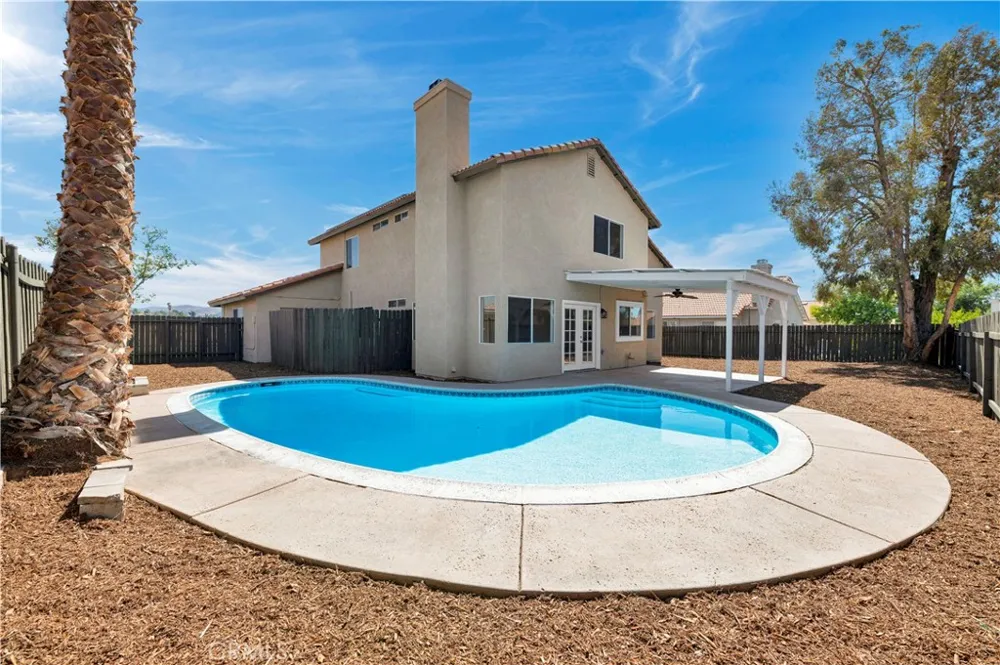 44332 Olive Hemet, CA 92544