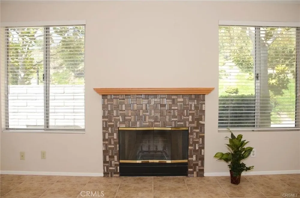 22919 Banyan Saugus, CA 91390