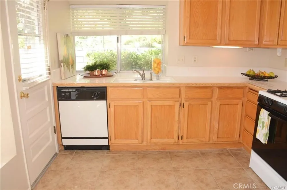22919 Banyan Saugus, CA 91390