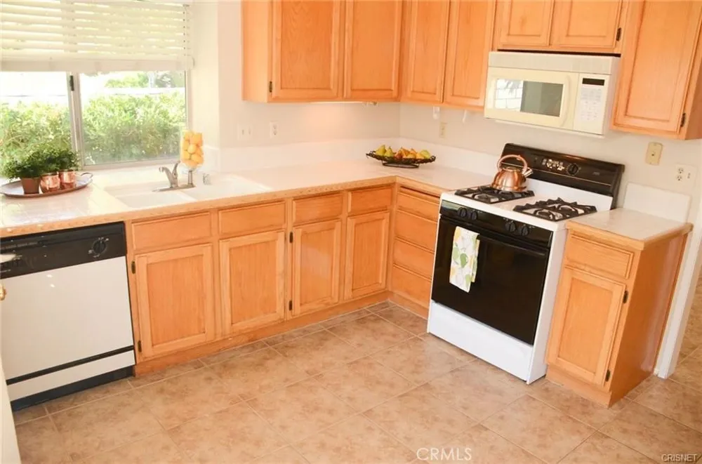 22919 Banyan Saugus, CA 91390