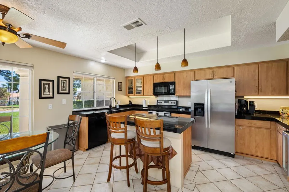 372 Muirfield Drive Palm Desert, CA 92211