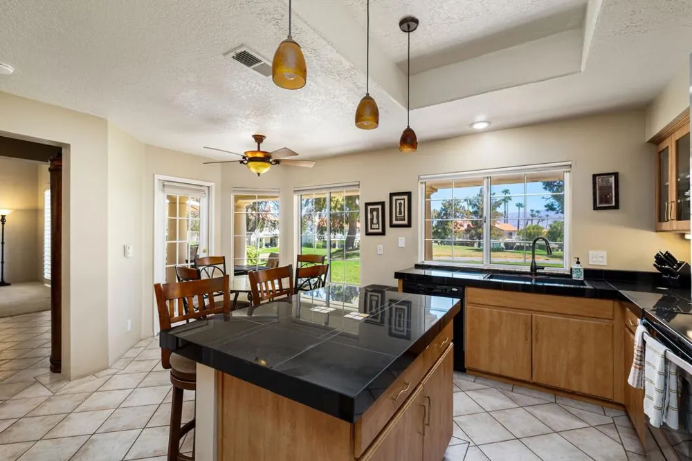 372 Muirfield Drive Palm Desert, CA 92211