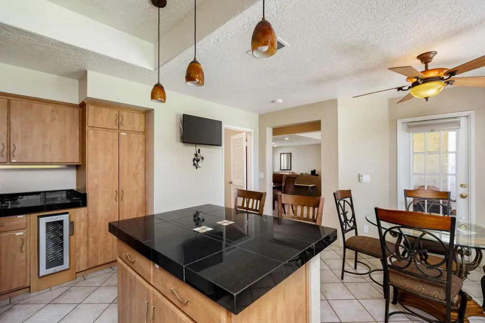 372 Muirfield Drive Palm Desert, CA 92211