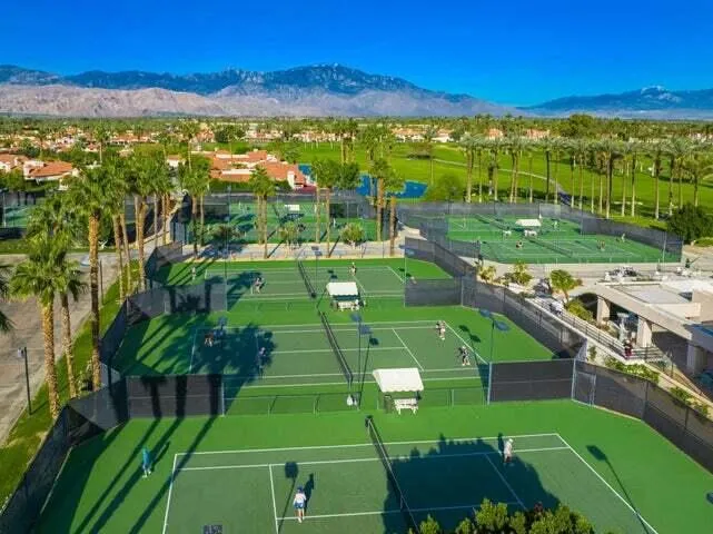 372 Muirfield Drive Palm Desert, CA 92211