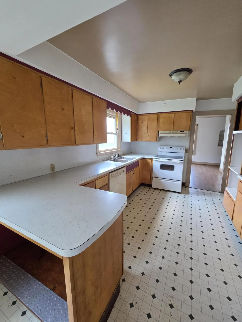 30369 M 40 Paw Paw, MI 49079