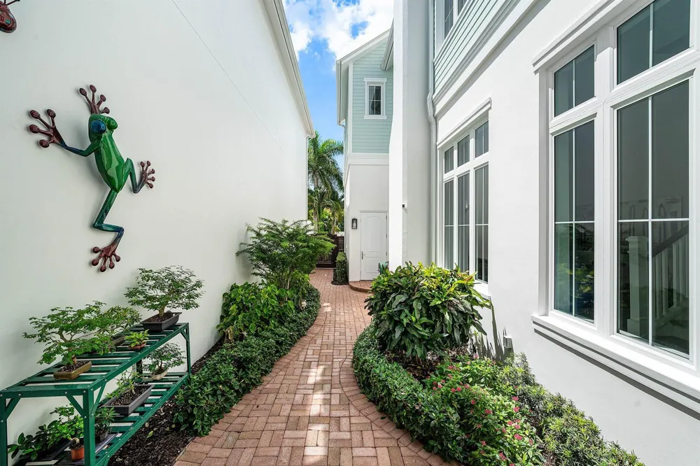 5 Adams Road Ocean Ridge, FL 33435