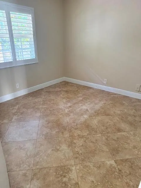 1035 LAKE SHORE DRIVE #103 Lake Park, FL 33403