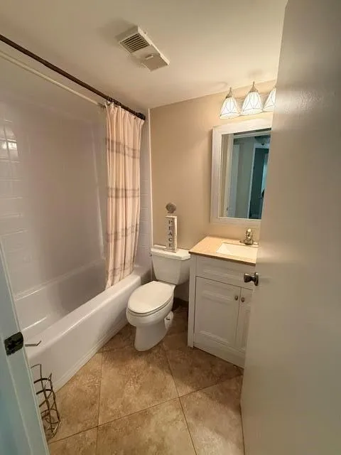 1035 LAKE SHORE DRIVE #103 Lake Park, FL 33403