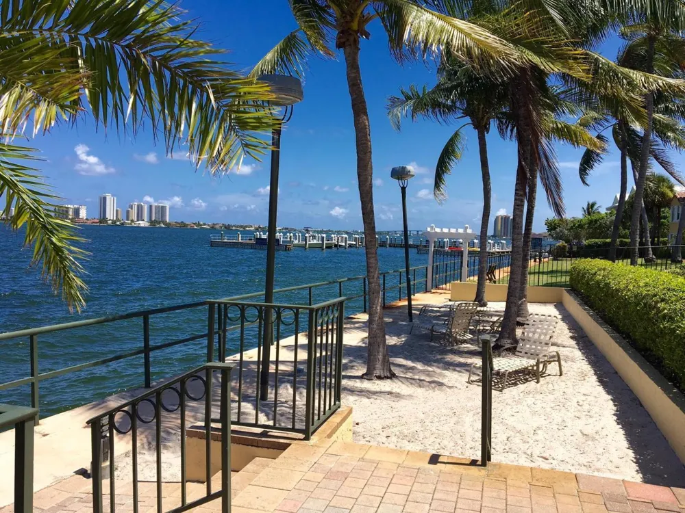 1035 LAKE SHORE DRIVE #103 Lake Park, FL 33403