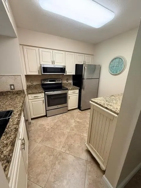 1035 LAKE SHORE DRIVE #103 Lake Park, FL 33403