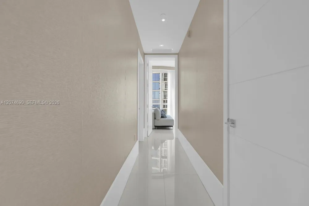 15811 Collins Ave #3001 Sunny Isles Beach, FL 33160