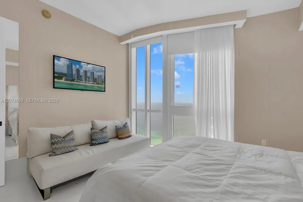 15811 Collins Ave #3001 Sunny Isles Beach, FL 33160