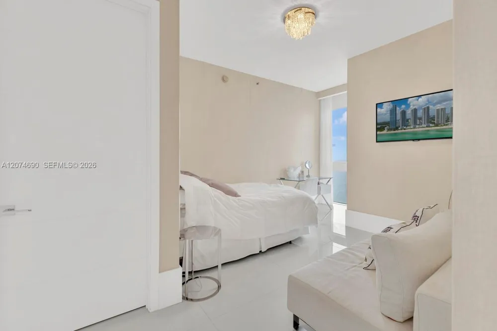 15811 Collins Ave #3001 Sunny Isles Beach, FL 33160