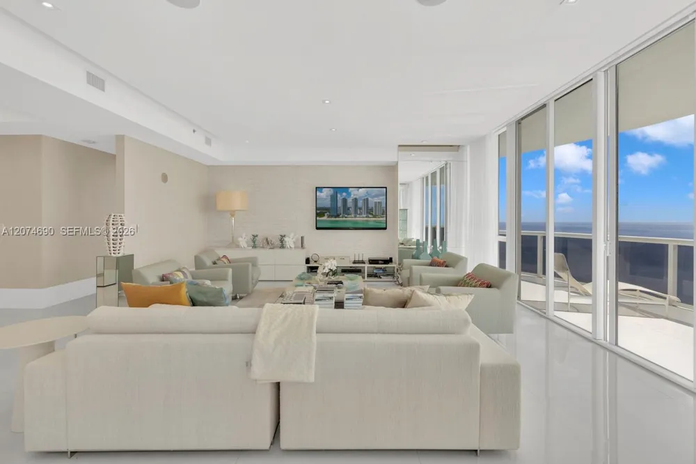 15811 Collins Ave #3001 Sunny Isles Beach, FL 33160