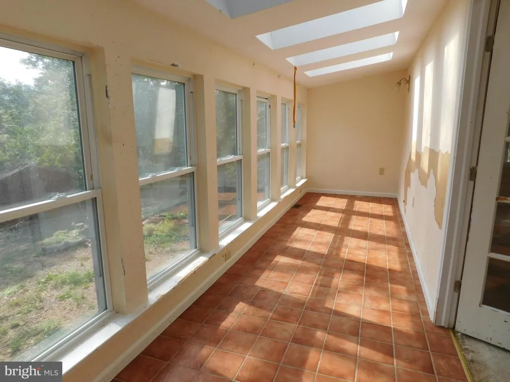 155 GARY LANE Front Royal, VA 22630