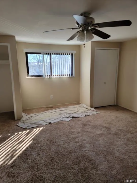 1661 WIMBLEDON Walled Lake City, MI 48390