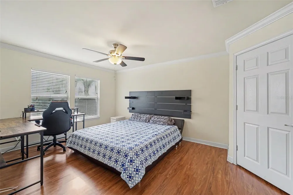 18193 STERLING GATE CIRCLE Tampa, FL 33647