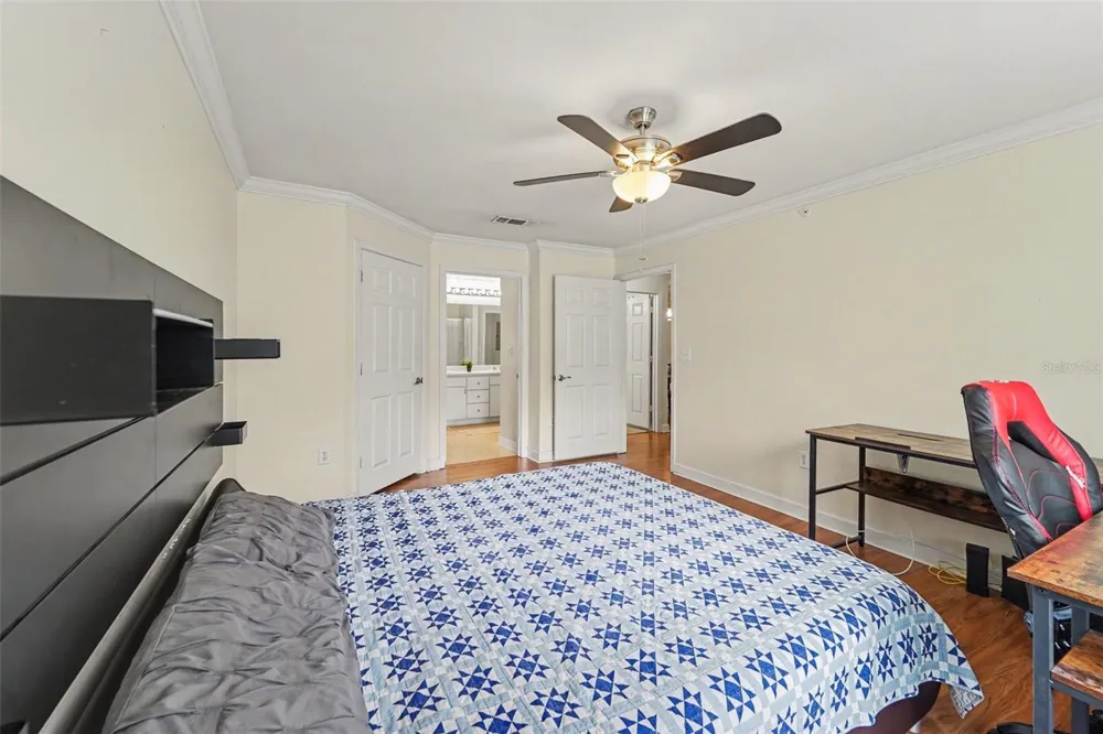 18193 STERLING GATE CIRCLE Tampa, FL 33647