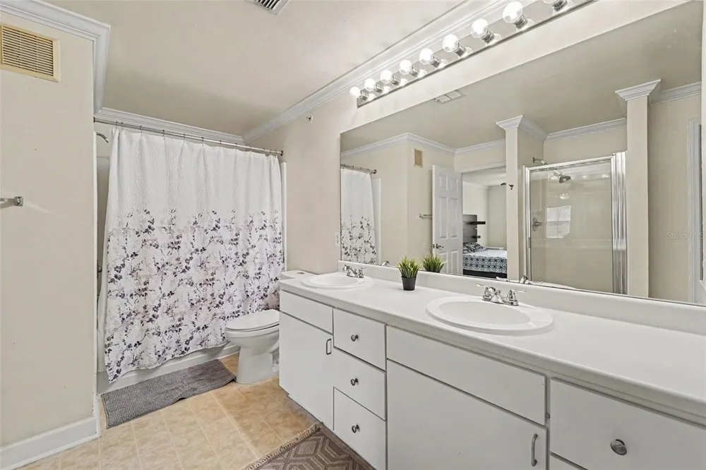 18193 STERLING GATE CIRCLE Tampa, FL 33647