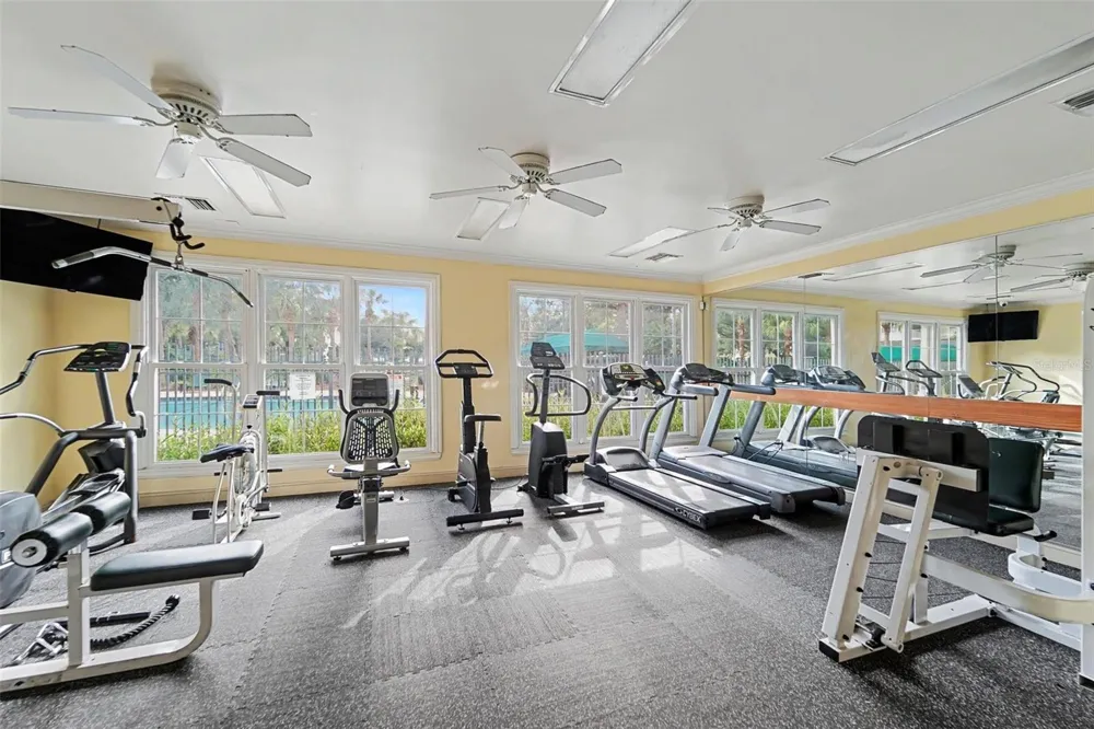 18193 STERLING GATE CIRCLE Tampa, FL 33647