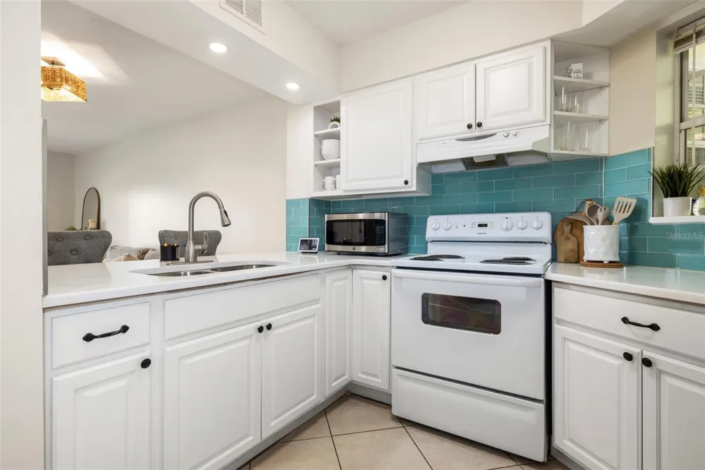 6915 STONES THROW CIRCLE #3104 St Petersburg, FL 33710