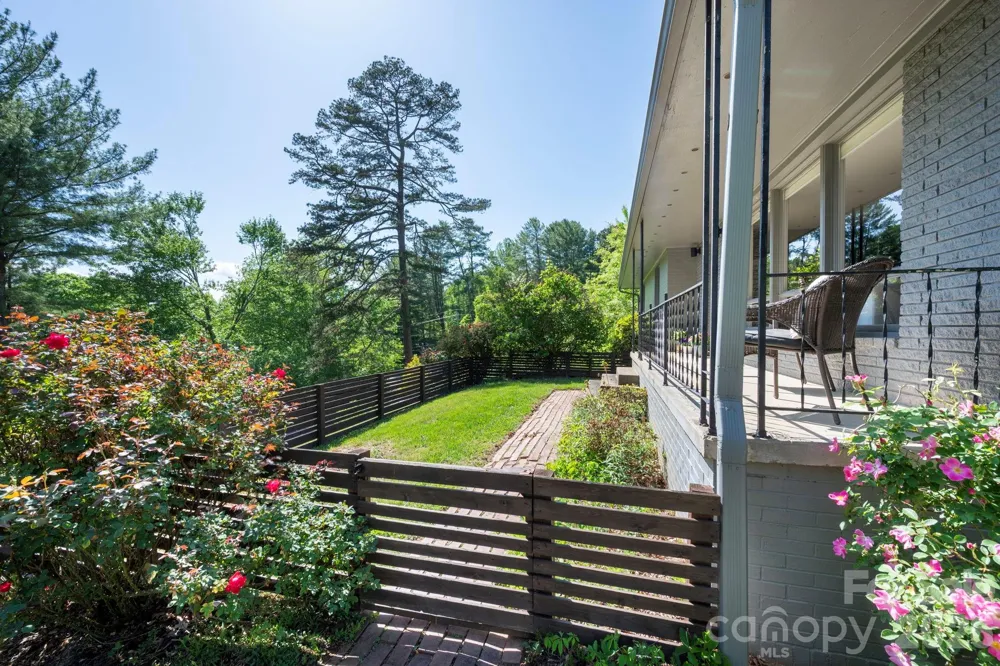 301 Stratford Road Asheville, NC 28804