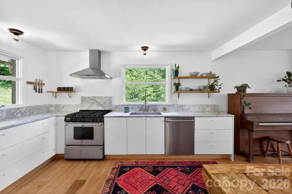 301 Stratford Road Asheville, NC 28804