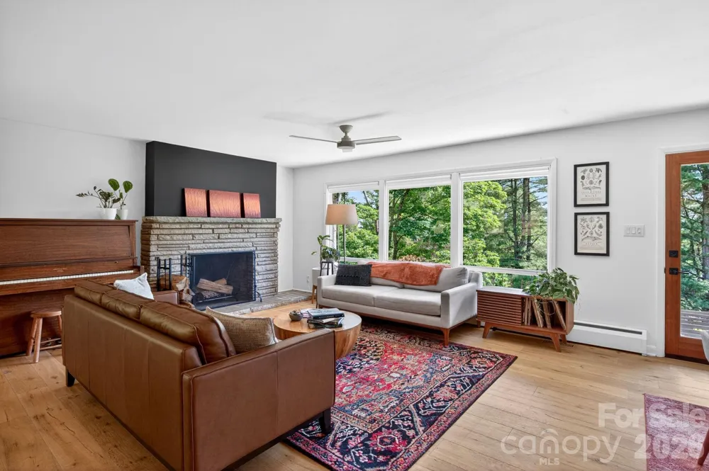 301 Stratford Road Asheville, NC 28804