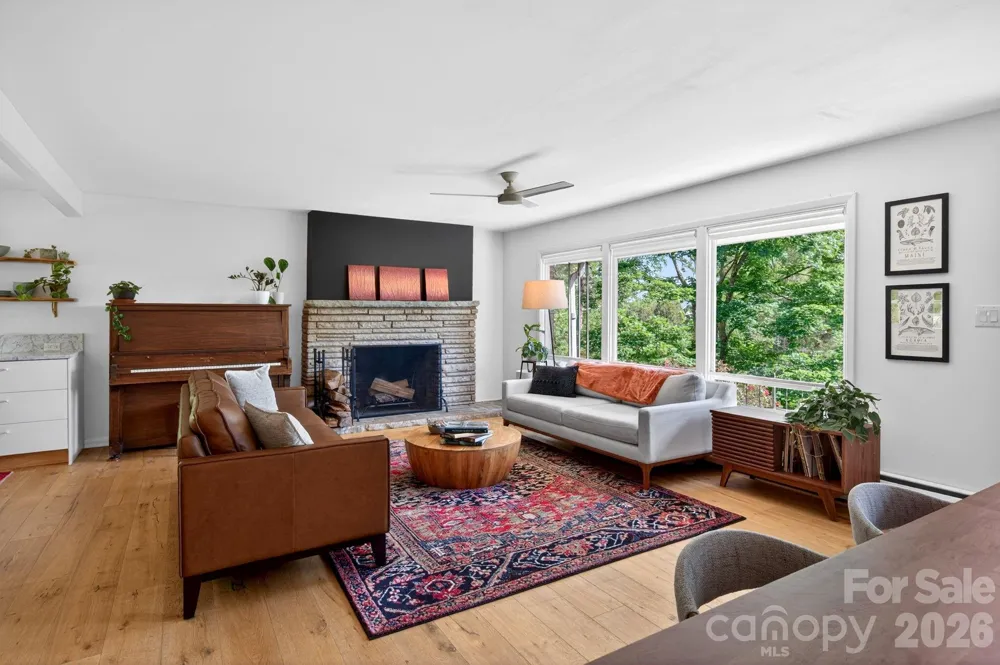 301 Stratford Road Asheville, NC 28804
