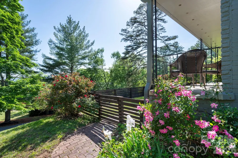 301 Stratford Road Asheville, NC 28804