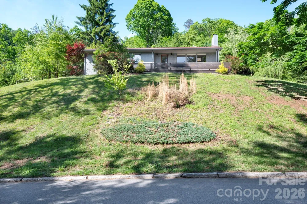 301 Stratford Road Asheville, NC 28804