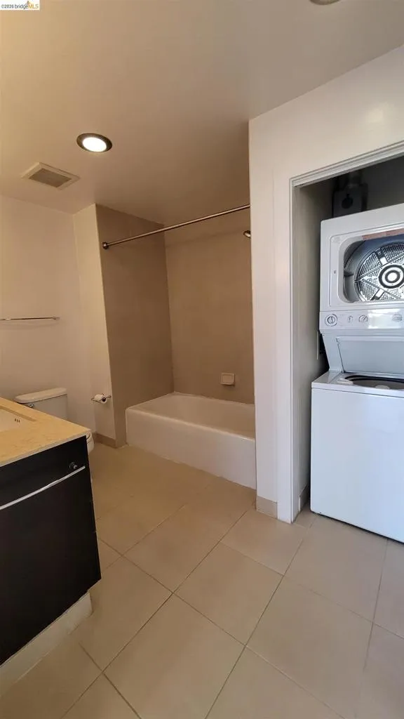 585 9Th St Oakland, CA 94607