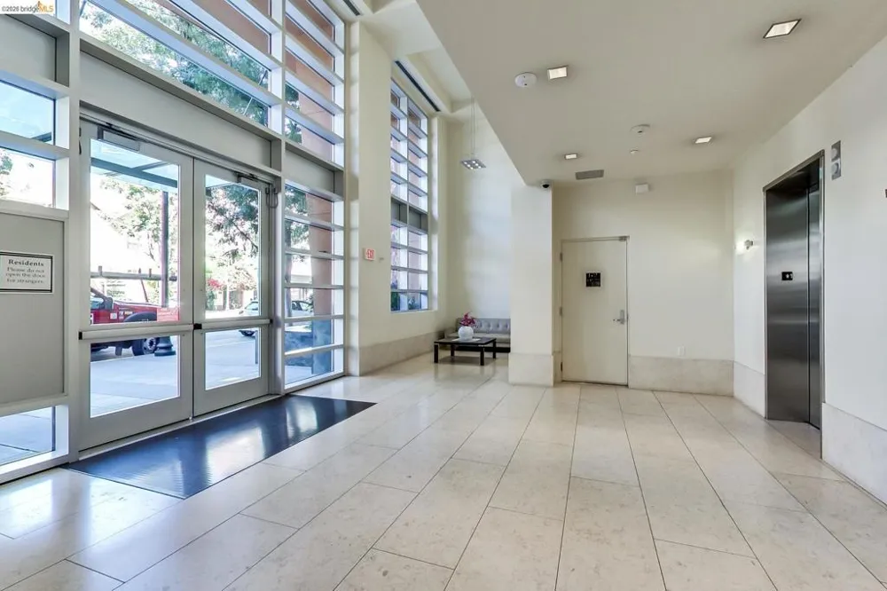 585 9Th St Oakland, CA 94607
