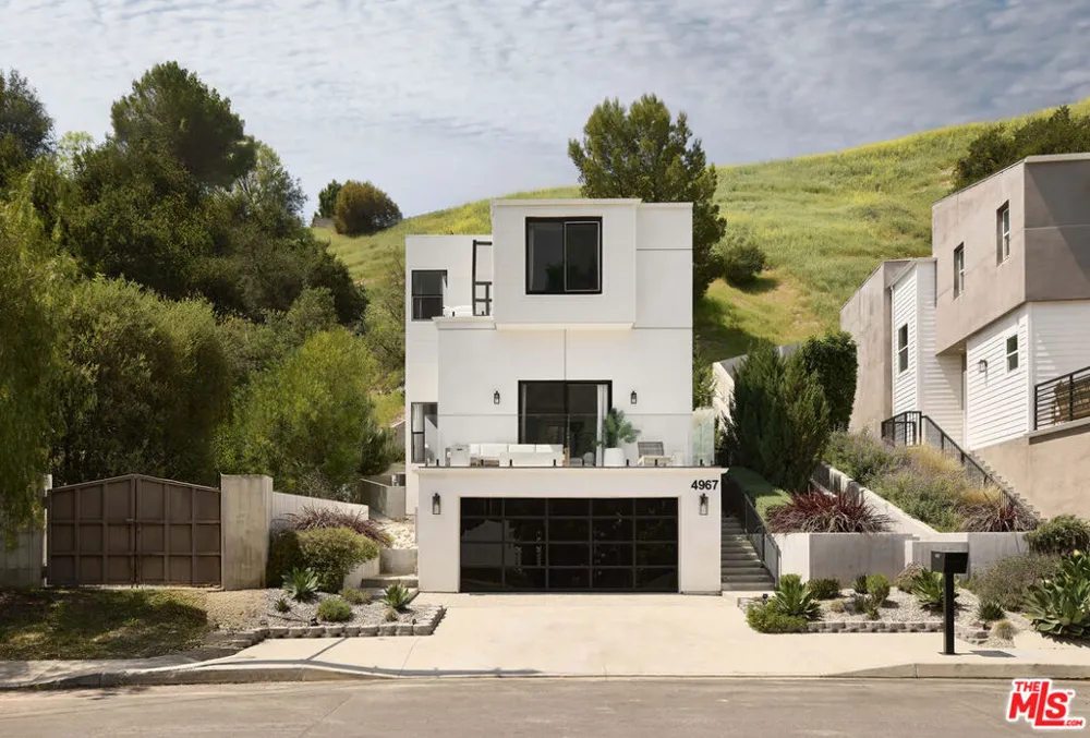 4967 Llano Drive Woodland Hills, CA 91364