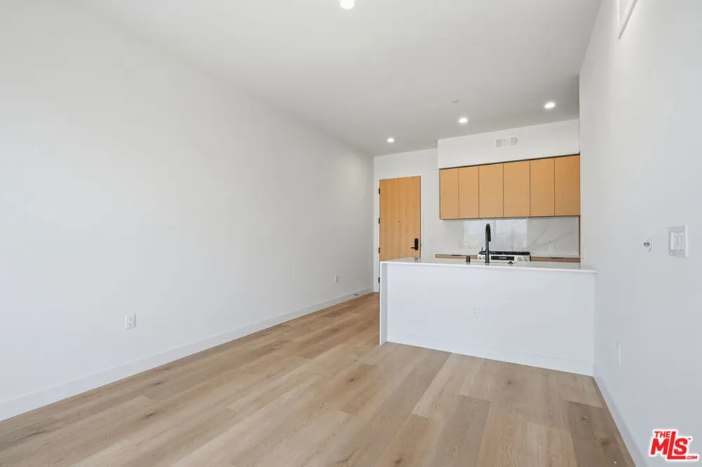 3555 Overland Avenue #610 Los Angeles, CA 90034